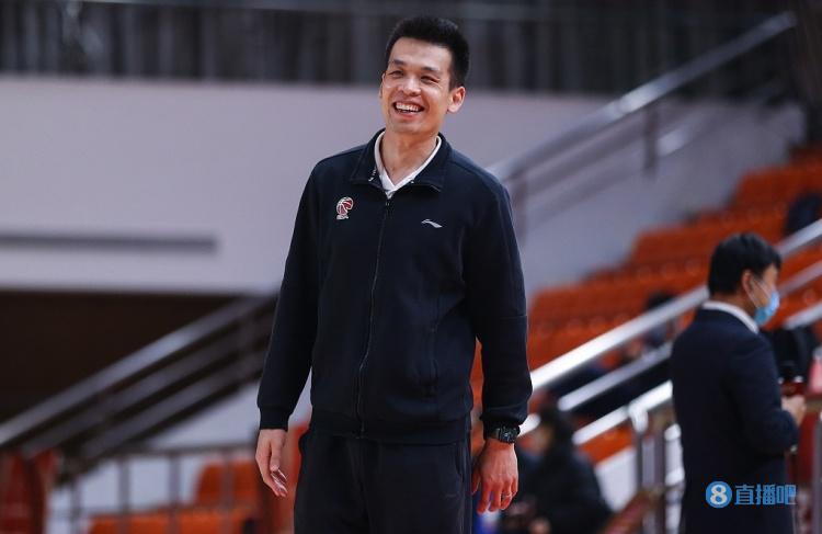 媒体人：前北京首钢主帅解立彬正在与NBL联赛球队接触