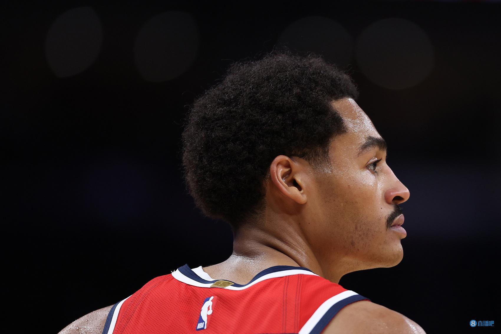 正负值-7！普尔半场8中3拿下10分3篮板